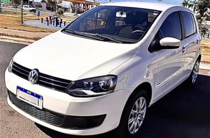 Volkswagen Fox 1.0 MI Total Flex 8V 5P 2013
