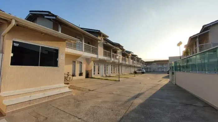 Casa com 2 quartos, 75 m², à venda por R$ 650.000 - Indaiá - Caraguatatuba/SP