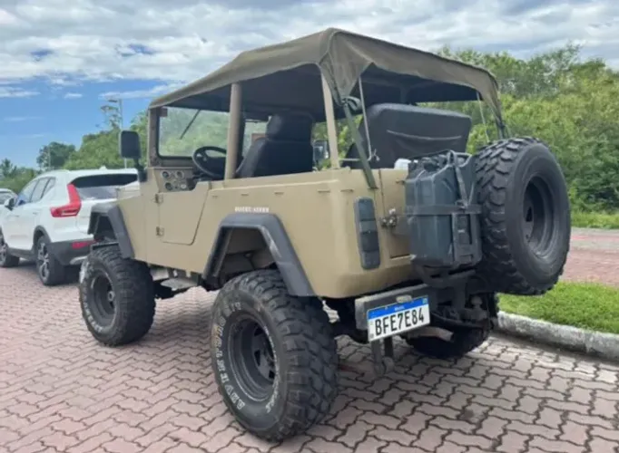 CBT Jipe Javali 3.0 4X4 Diesel 1991