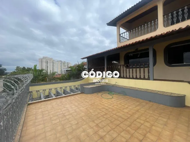 Sobrado com 4 quartos para alugar, 370 m² por R$ 8.350/mês - Vila Rosália - Guarulhos/SP