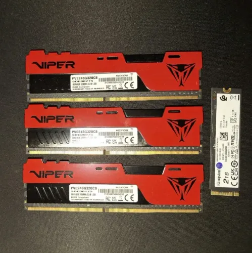 SSD Kingston FURY Renegade 2TB 7300MB/s + 24GB Patriot Viper DDR4 3200MHz