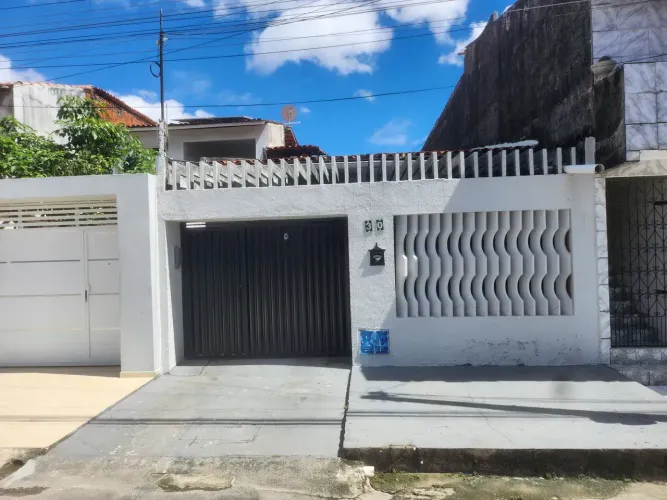 Imóvel para venda tem 130 metros quadrados com 3 quartos em Parque Dois Irmãos - Fortaleza