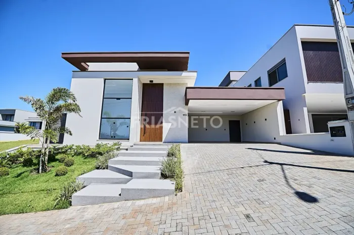 Casa à venda no condomínio Residencial Damha II