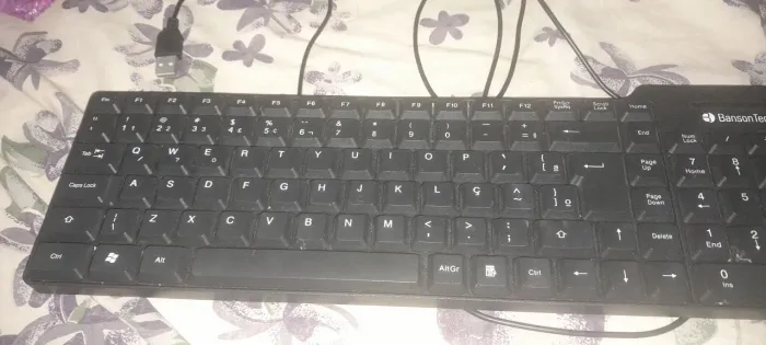TECLADO DE ESCRITÓRIO NOVO