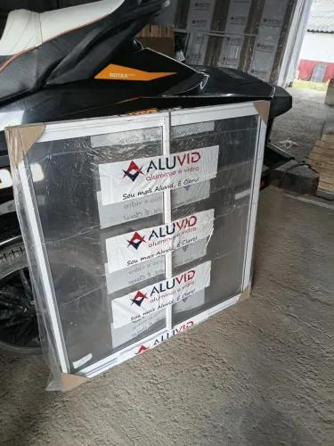 Janela aluvid branca de aluminio vidro 3mm