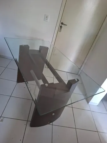 Ótima mesa de vidro