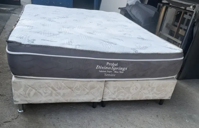 cama box de casal queem com colchão de mola ensacada já está higienizado aceito pix ou