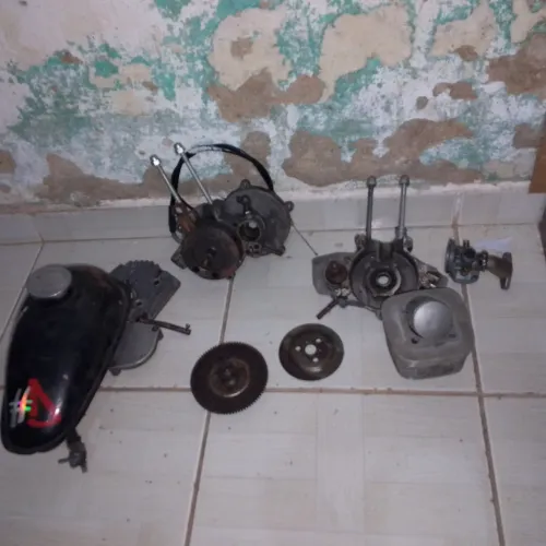 Motor de motorizada desmontado