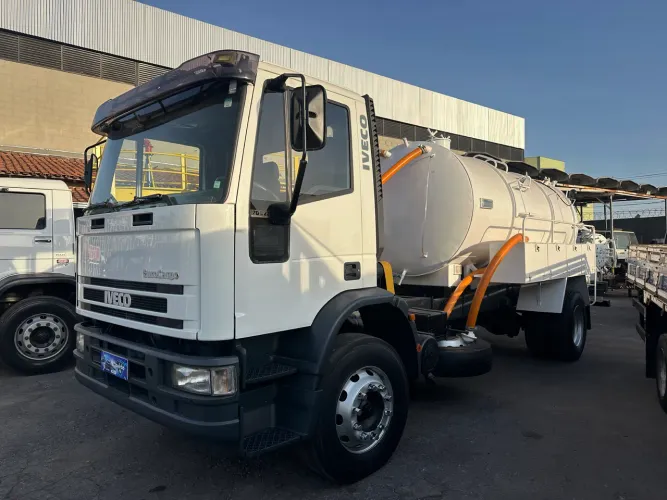 IVECO TECTOR 170E 22 TANQUE LIMPA FOSSA