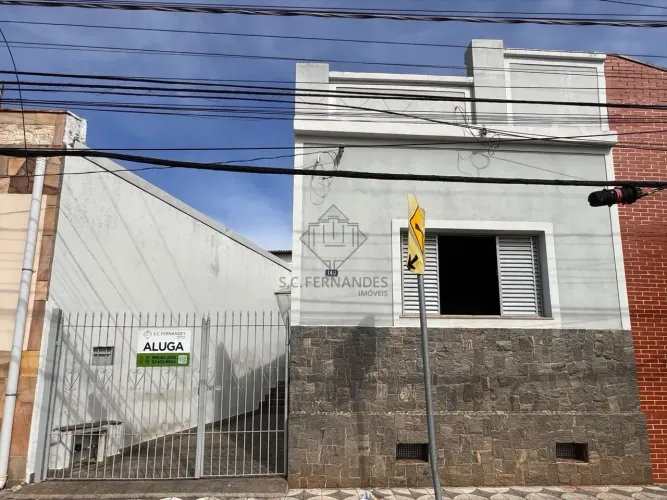 Aluga - Casa com 2 dormitórios na Vila Hortência