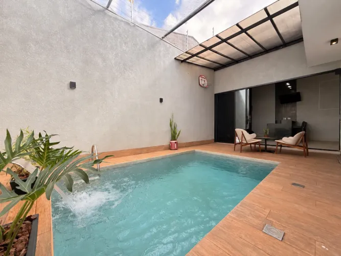Casa à venda em Maringá, Jardim América, com 3 suítes, com 223.33 m²