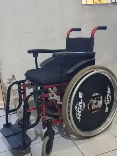 CADEIRA DE RODAS AGILE
