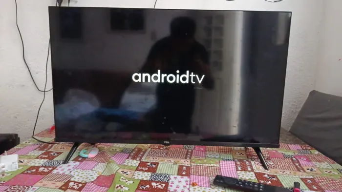 Tv Android smart 32 polegadas 6bmeses de uso comprei uma de 50