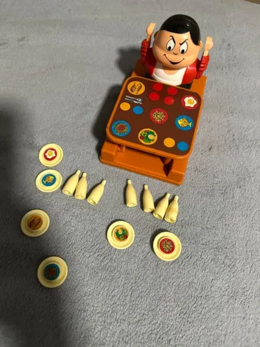 Brinquedo Antigo Comilão - Jogo de Mesa Infantil Completo