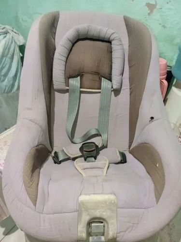 Vendo cadeirinha de carro, para transportar crianças em segurança e conforto