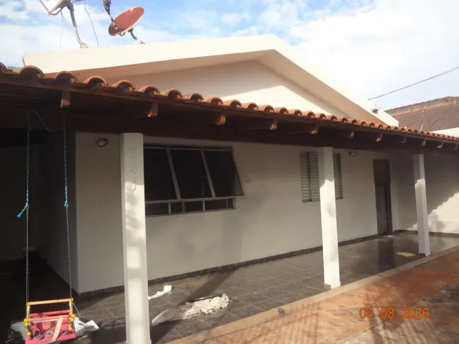 Vendo ótima casa