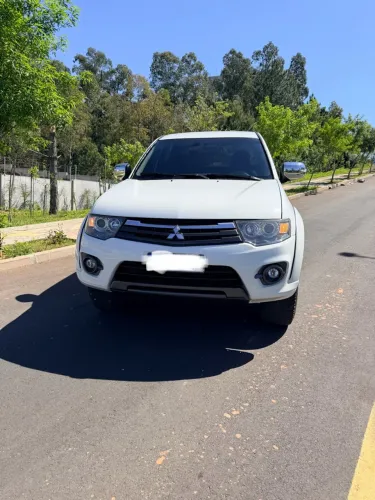 Mitsubishi L200 Triton HPE 3.2 CD TB Int.diesel AUT 2015