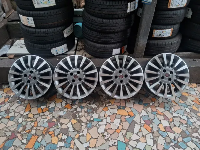 Jogo de rodas de liga leve aro 16/4 furos originais Fiat Punto e outros 