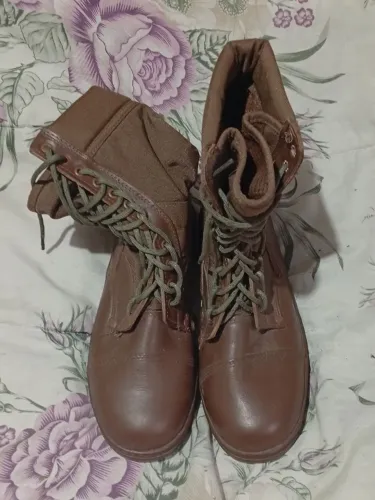 Vendo bota coturno marrom n°40