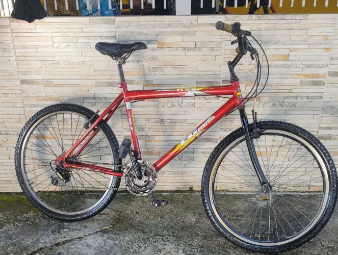 Bicicleta aro 26 com marchas