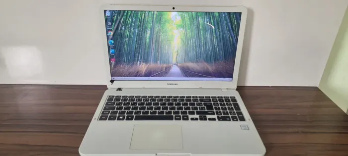 Samsung i3 7aG 8gb ddr4 500hd w10 Bluetooth bateria 3h DISPENSO CURIOSOS