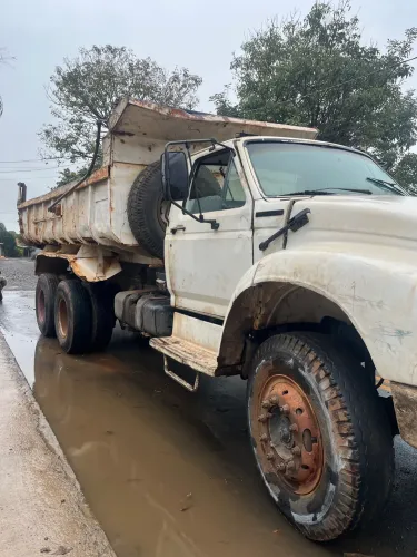 Caminhão Ford sapao