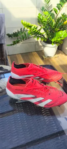 Vendo duas chuteiras 39/40