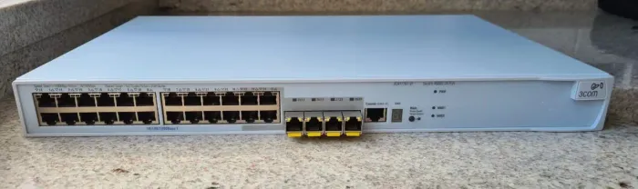 Switch gerenciável 3Com 4500G - 28x Portas Gigabit 10/100/1000. 4x SFP 1Gb-UTP. Ñ CISCO