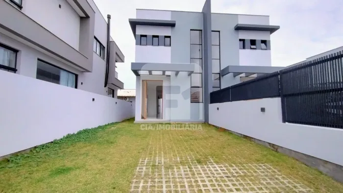 Casa 3 Suítes no Carianos