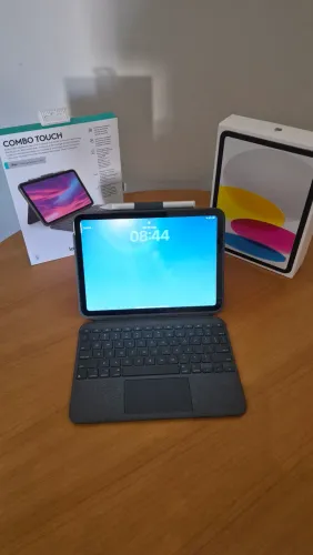 Ipad A16 128GB prata + Capa Teclado Combo Touch com trackpad e caneta