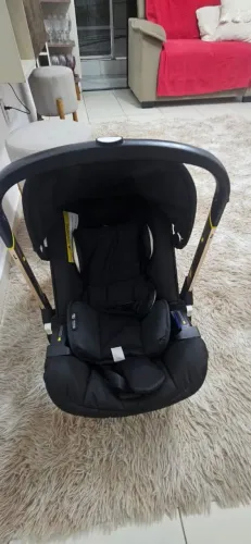 Vendo  um carrinho de bebê 2 em 1