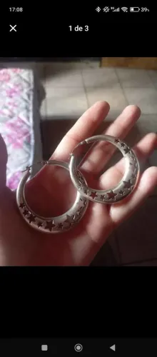 Vendo par de argolas e um colar todos em prata