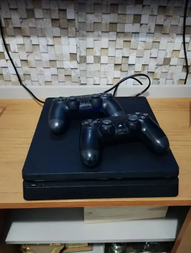 PlayStation 4 Slim 1TB