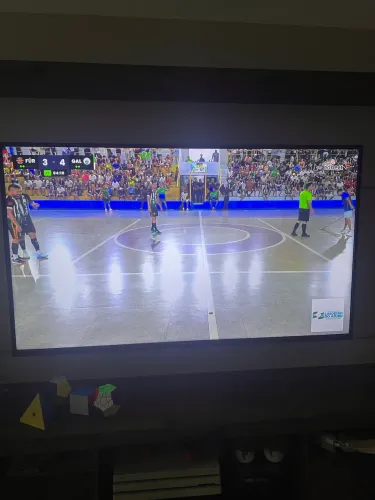 TV TCL 50 polegadas seminova 