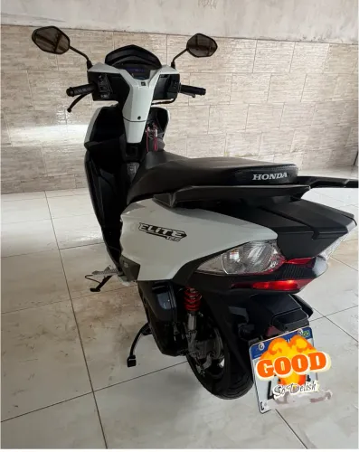 Vendo essa linda moto 