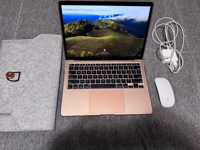MacBook Air A2179 e mouse pouquíssimo usado!