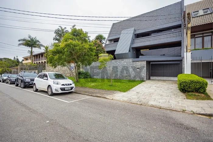 Casa de alto padrão - 4 dormitórios - 3 suítes - 575 m2 - Bairro Ahú