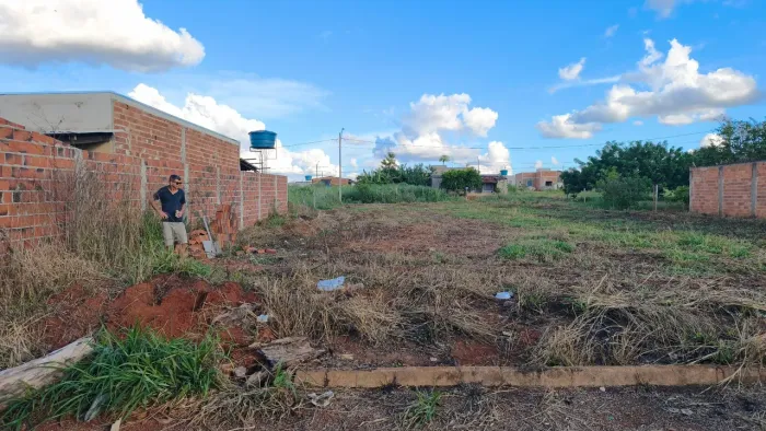 Vende -se Ágio de lote 