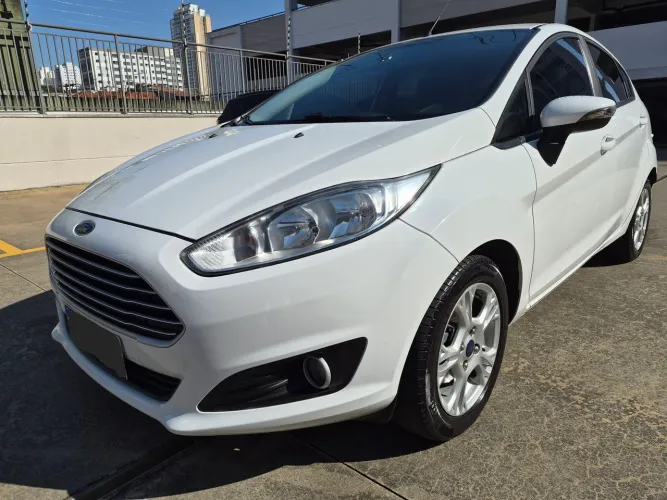 Ford Fiesta 1.6 16V Flex Aut. 5P 2014