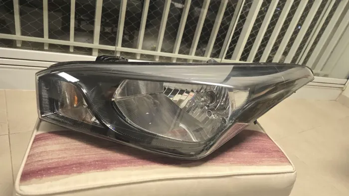 Farol Original Máscara Negra HB20 2019 (USADO e COM REPAROS)