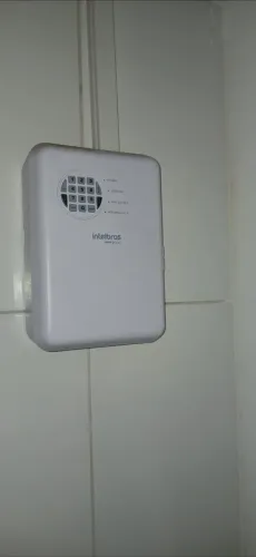 Central de alarme intelbras com 6 sensores