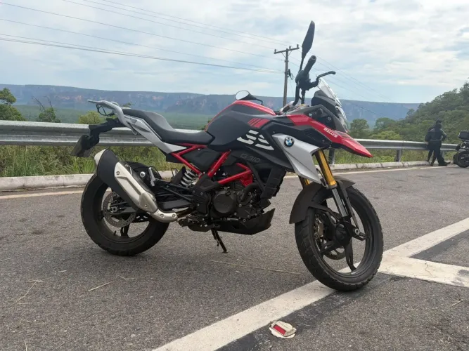 Vende-se moto BMW GS 310 sem nem um detalhe