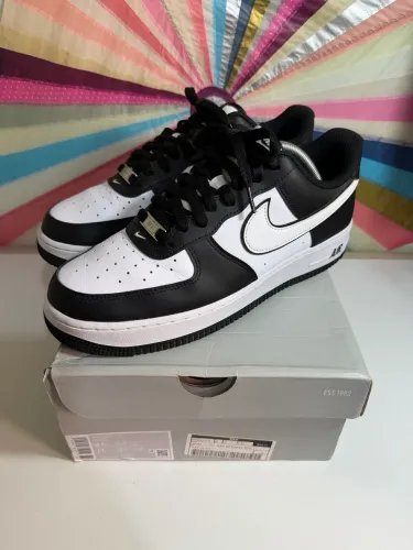 Nike Air Force 1 Low White Swoosh Panda