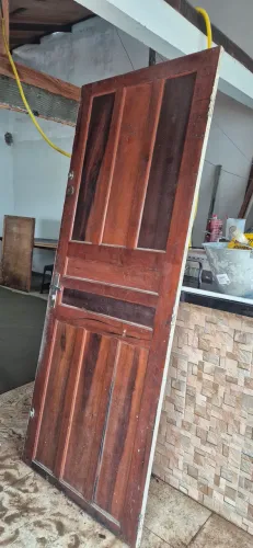 PORTA DE MADEIRA COM FORRA