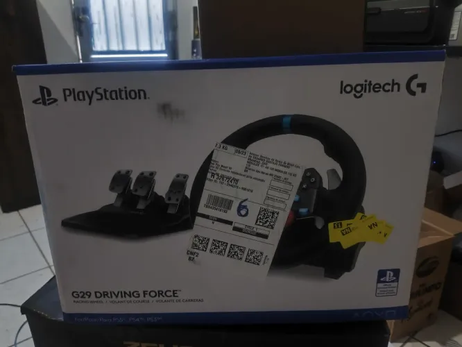 Volante Logitech g29 com câmbio Logitech. Novo originais