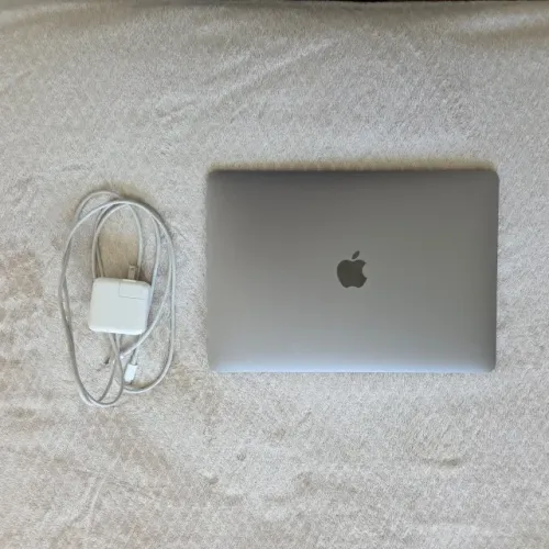 Apple Macbook Air M1 13" - 8 gb RAM - SSD 256 gb - 89% de saúde da bateria