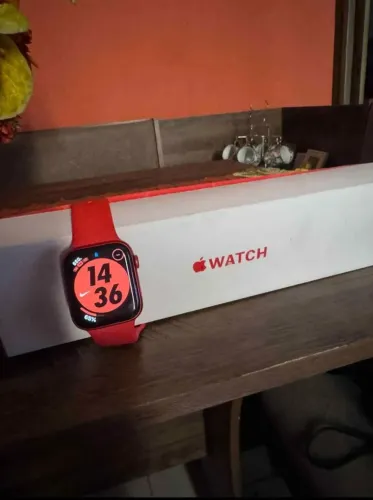 Vendo Relógio Apple watch série 6 versão Red top de linha completo (só venda)