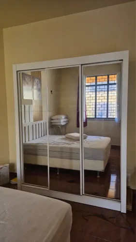 Guarda- roupa casal