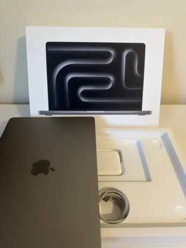 MacBook Pro 14 M3 512GB - 41 ciclos - 96% bateria - Caixa e Acessórios