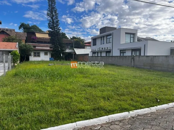 TERRENO EM CONDOMÍNIO Medindo 630m2 no Bairro Cacupé - Florianópolis/SC